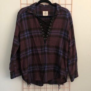AMERICAN EAGLE | Destroyed Lace-Up Oversized Flannel